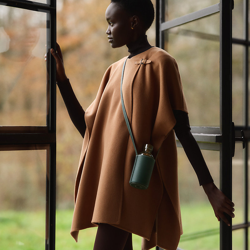 Flaneuse water bottle and shoulder strap - Black | Hermès USA
